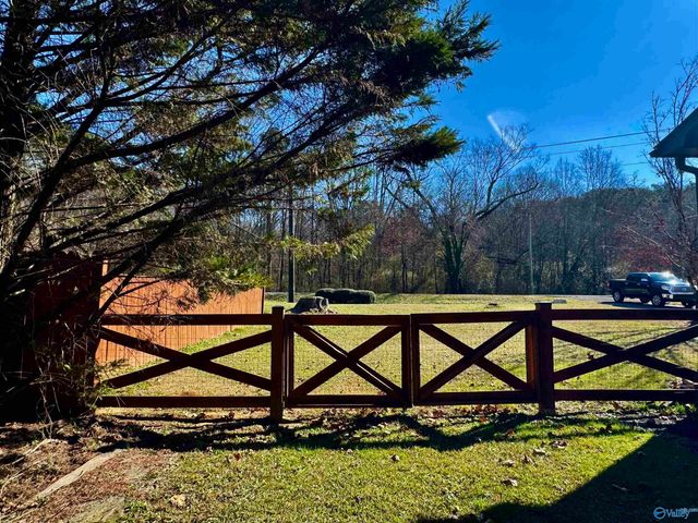 3700 Browns Valley Road, Guntersville, AL 35976