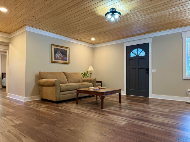 3700 Browns Valley Road, Guntersville, AL 35976