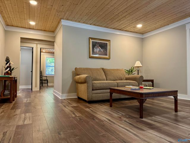 3700 Browns Valley Road, Guntersville, AL 35976