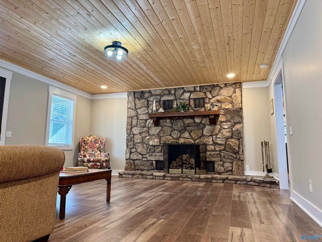 3700 Browns Valley Road, Guntersville, AL 35976