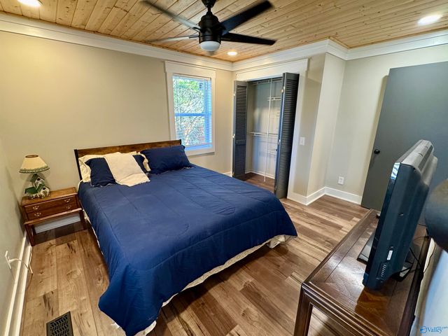 3700 Browns Valley Road, Guntersville, AL 35976