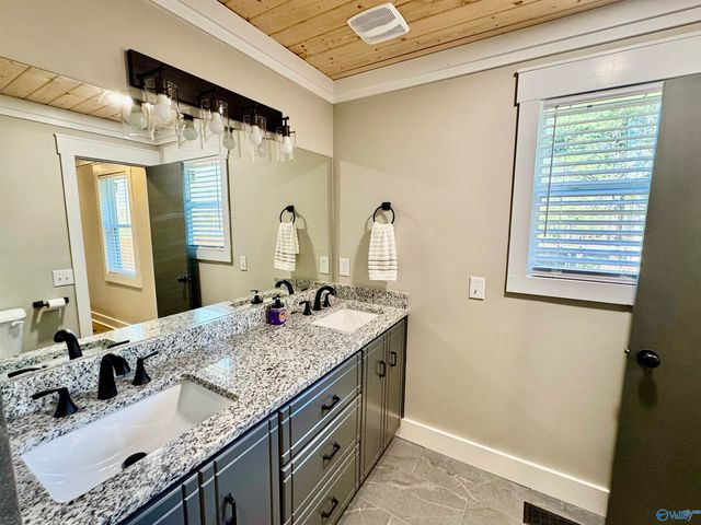 3700 Browns Valley Road, Guntersville, AL 35976