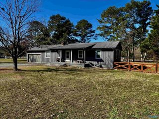 3700 Browns Valley Road, Guntersville, AL 35976