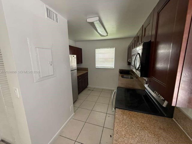 6921 Pembroke Road 6927, Pembroke Pines, FL 33023