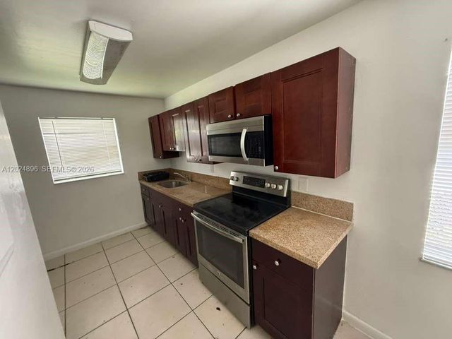 6921 Pembroke Road 6927, Pembroke Pines, FL 33023