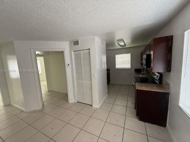 6921 Pembroke Road 6927, Pembroke Pines, FL 33023