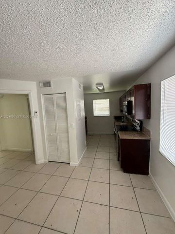 6921 Pembroke Road 6927, Pembroke Pines, FL 33023