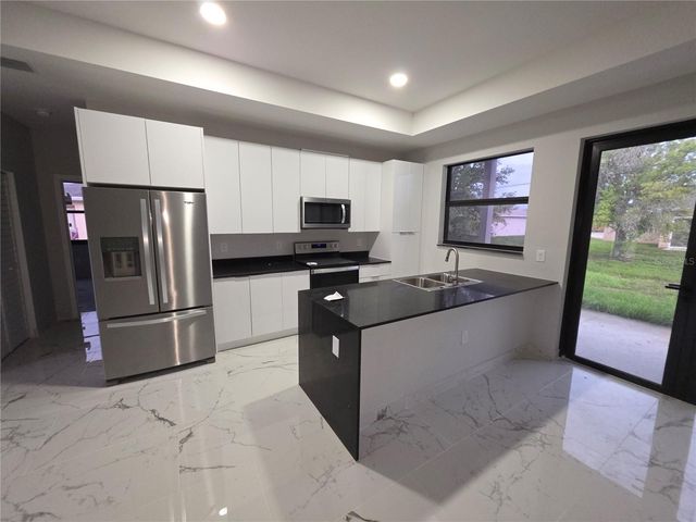 1035 KISMET PARKWAY W, Cape Coral, FL 33993