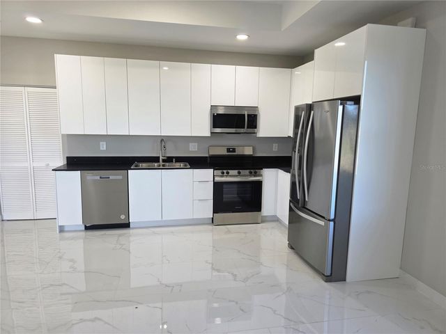 1035 KISMET PARKWAY W, Cape Coral, FL 33993