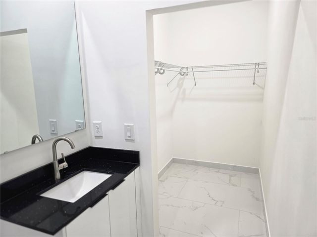 1035 KISMET PARKWAY W, Cape Coral, FL 33993