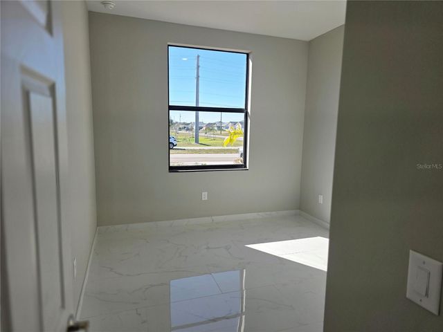 1035 KISMET PARKWAY W, Cape Coral, FL 33993