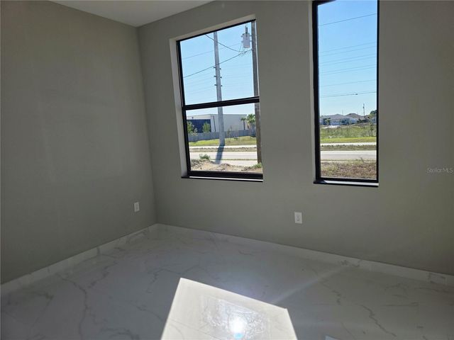 1035 KISMET PARKWAY W, Cape Coral, FL 33993