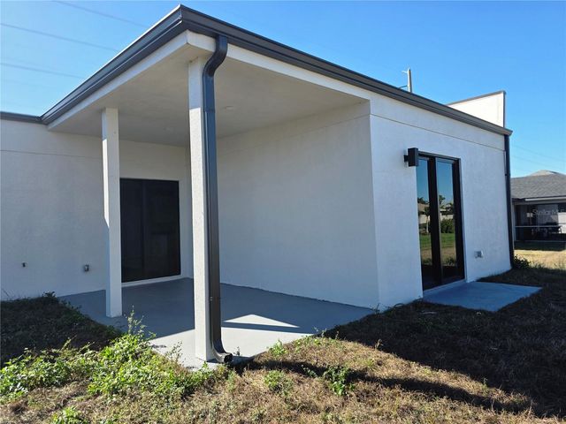 1035 KISMET PARKWAY W, Cape Coral, FL 33993