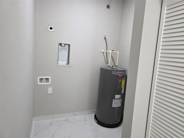 1035 KISMET PARKWAY W, Cape Coral, FL 33993