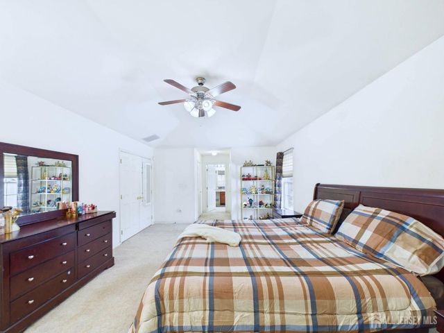 13 Skurka Court, Sayreville, NJ 08872