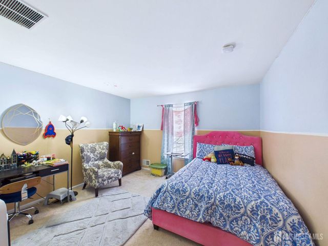 13 Skurka Court, Sayreville, NJ 08872