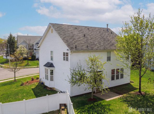 13 Skurka Court, Sayreville, NJ 08872