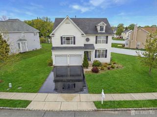 13 Skurka Court, Sayreville, NJ 08872