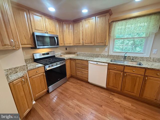4007 BREWSTER LN, Waldorf, MD 20601