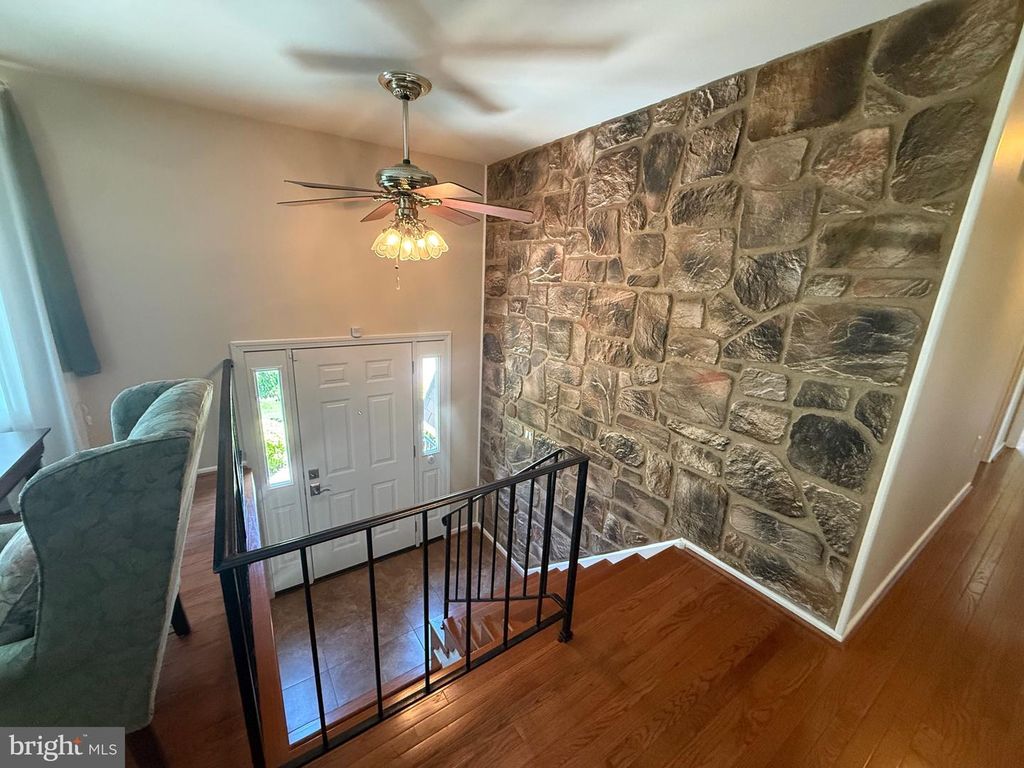 Image 11 of property listing at 4007 BREWSTER LN, Waldorf, MD 20601