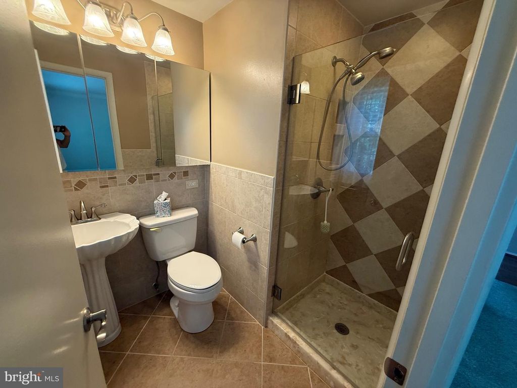 Image 14 of property listing at 4007 BREWSTER LN, Waldorf, MD 20601