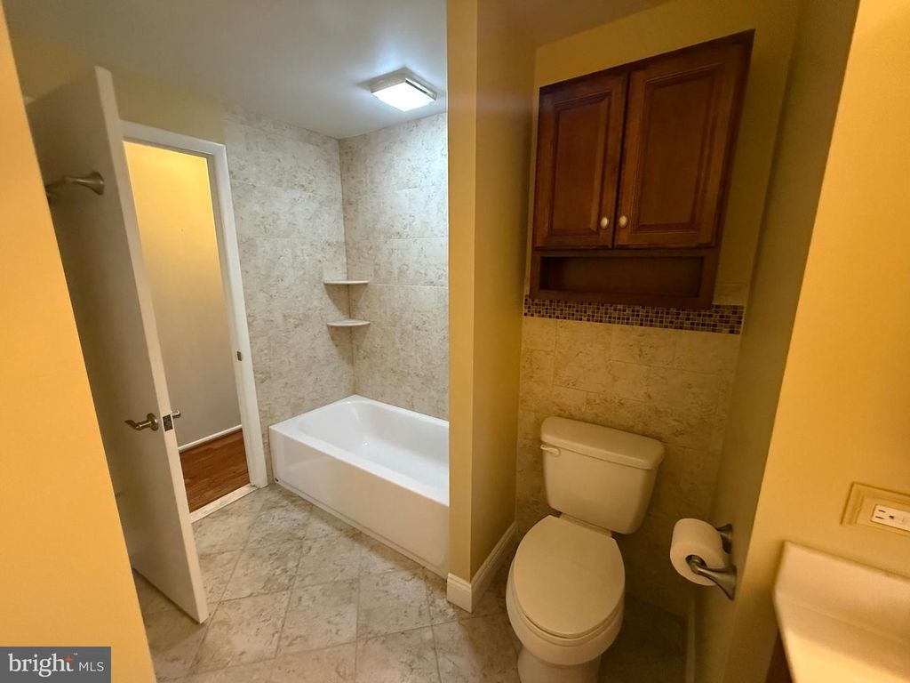 Image 17 of property listing at 4007 BREWSTER LN, Waldorf, MD 20601