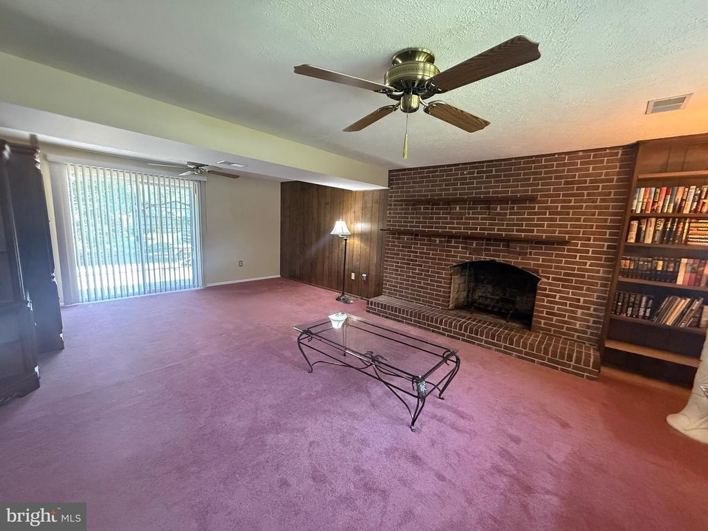 Image 19 of property listing at 4007 BREWSTER LN, Waldorf, MD 20601