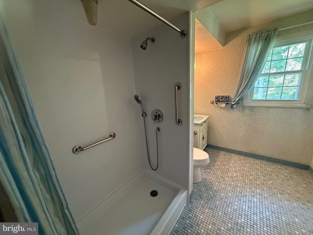 Image 23 of property listing at 4007 BREWSTER LN, Waldorf, MD 20601