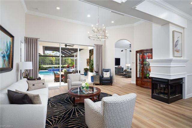 3105 Terramar DR, Naples, FL 34119