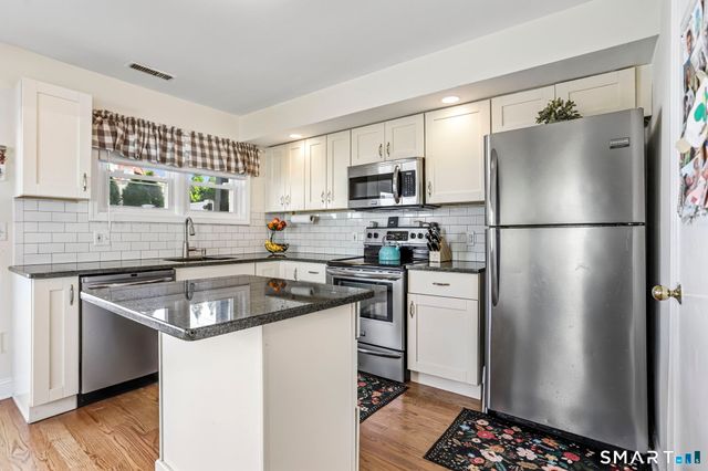 4 Seabreeze Avenue B, Milford, CT 06460