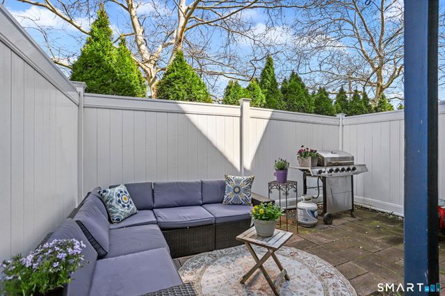 4 Seabreeze Avenue B, Milford, CT 06460