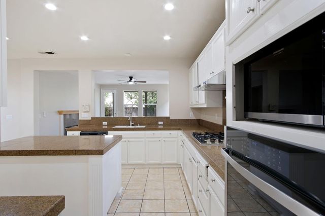 2921 Compton Pl, Tracy, CA 95377