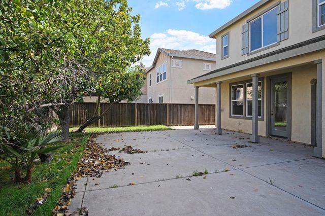 2921 Compton Pl, Tracy, CA 95377