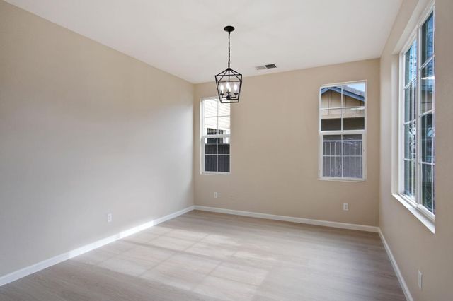 2921 Compton Pl, Tracy, CA 95377