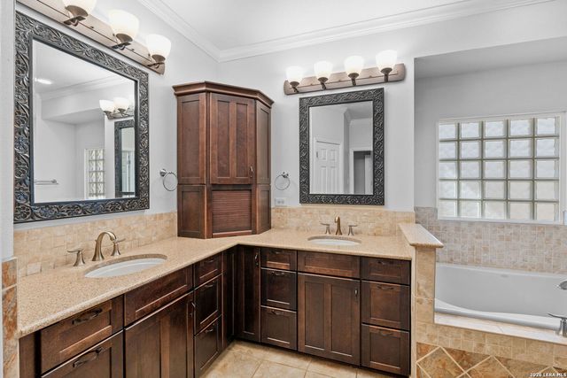 16422 Pemcanyon, San Antonio, TX 78240