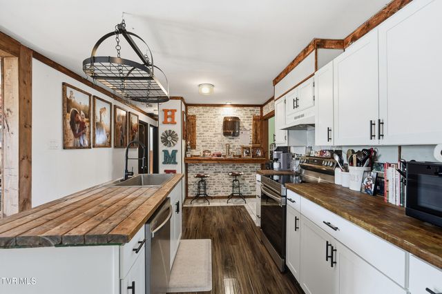 388 Pattonsville Road, Duffield, VA 24244