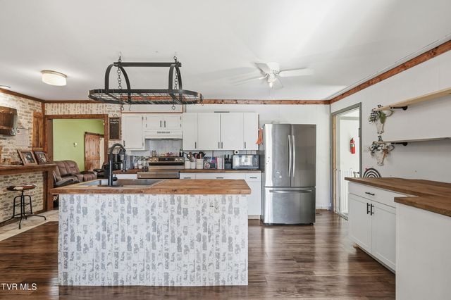 388 Pattonsville Road, Duffield, VA 24244