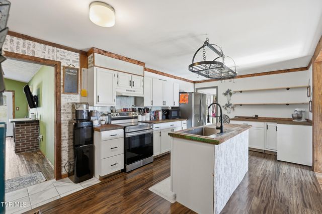 388 Pattonsville Road, Duffield, VA 24244