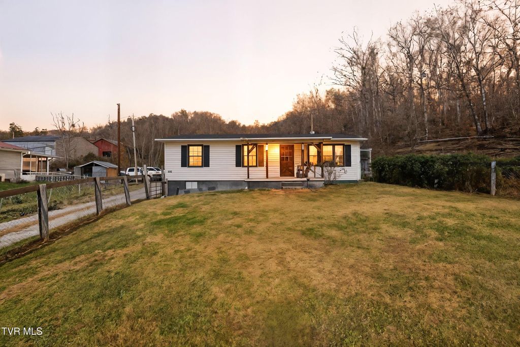 388 Pattonsville Road, Duffield, VA 24244