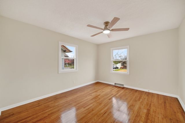 3932 2nd Avenue, Des Moines, IA 50313