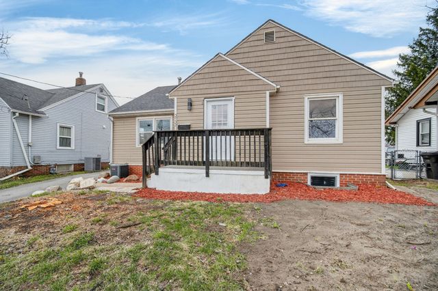 3932 2nd Avenue, Des Moines, IA 50313
