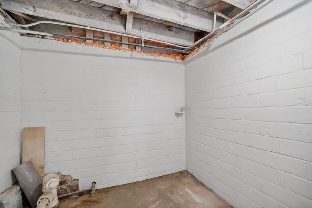 3932 2nd Avenue, Des Moines, IA 50313