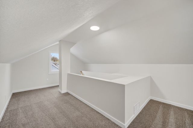 3932 2nd Avenue, Des Moines, IA 50313