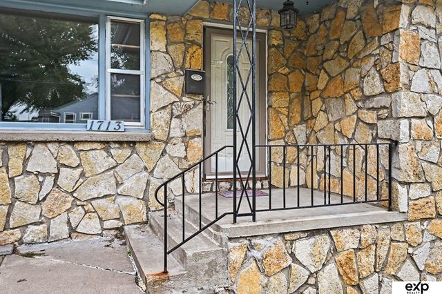 1713 N 70 Avenue, Omaha, NE 68104