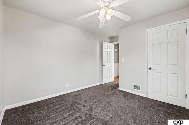1713 N 70 Avenue, Omaha, NE 68104