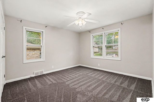 1713 N 70 Avenue, Omaha, NE 68104