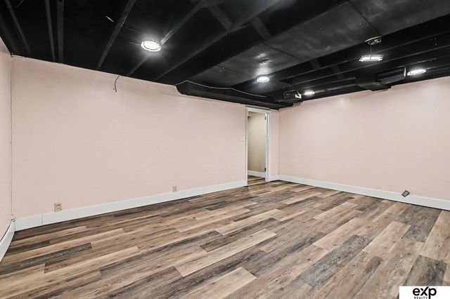1713 N 70 Avenue, Omaha, NE 68104