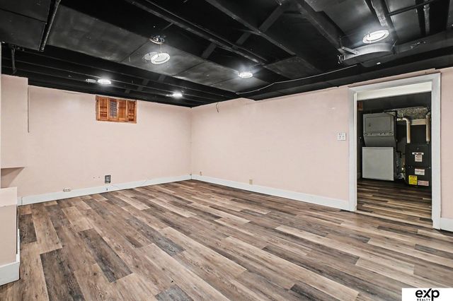 1713 N 70 Avenue, Omaha, NE 68104