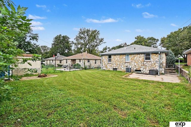 1713 N 70 Avenue, Omaha, NE 68104