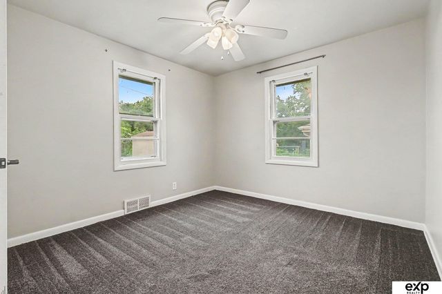1713 N 70 Avenue, Omaha, NE 68104